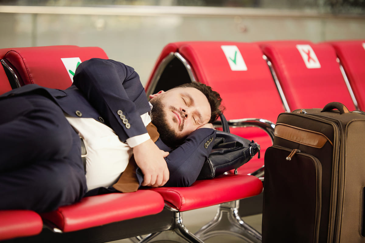 Jet lag che cos'è e come possiamo sconfiggerlo