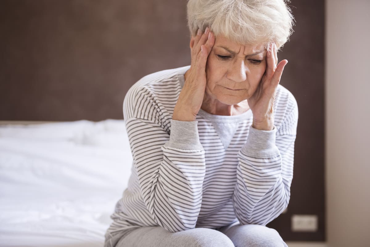 motivi per cui continui a svegliarti con il mal di testa