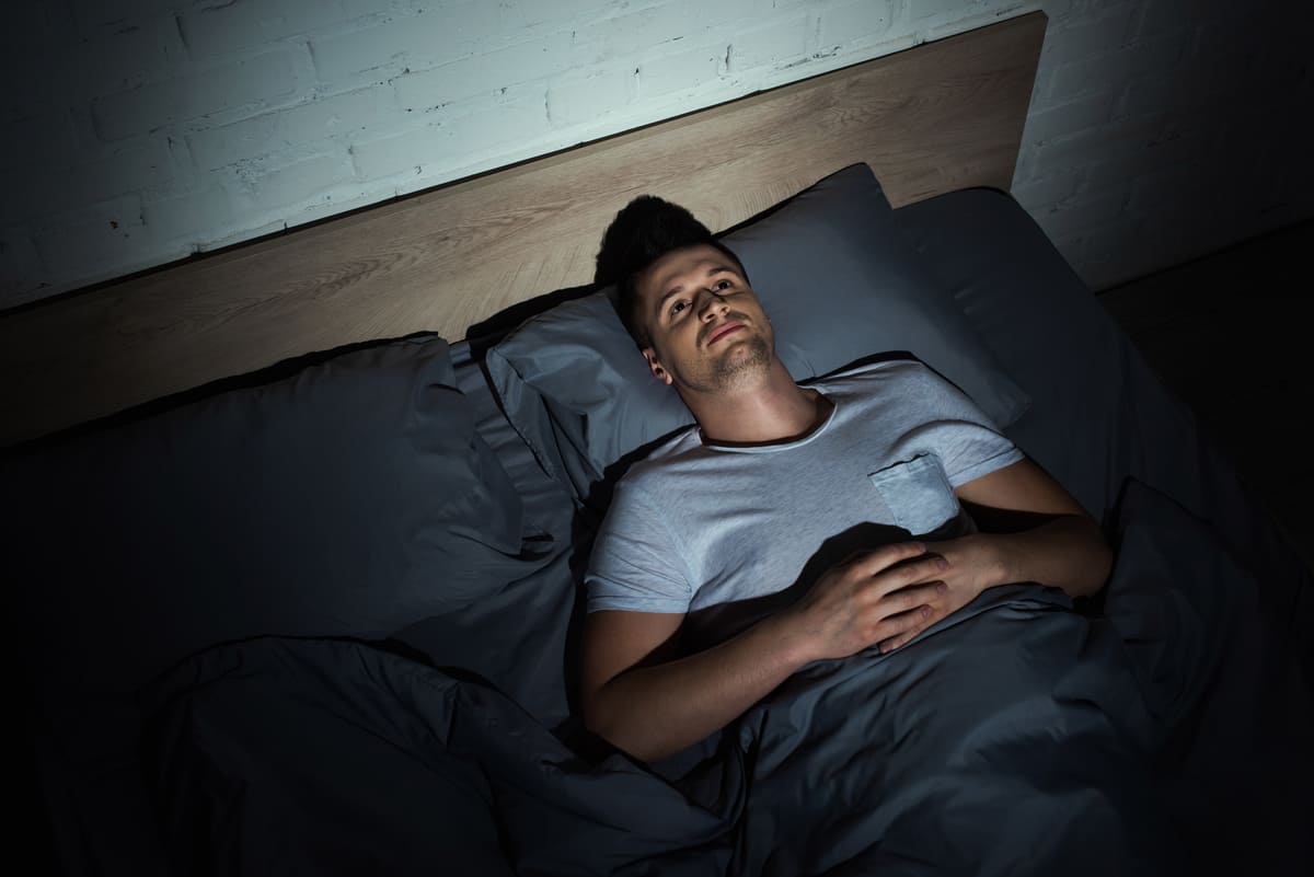 Intrappolati tra Sogno e Realtà La Verità dietro la Sindrome della Paralisi del Sonno