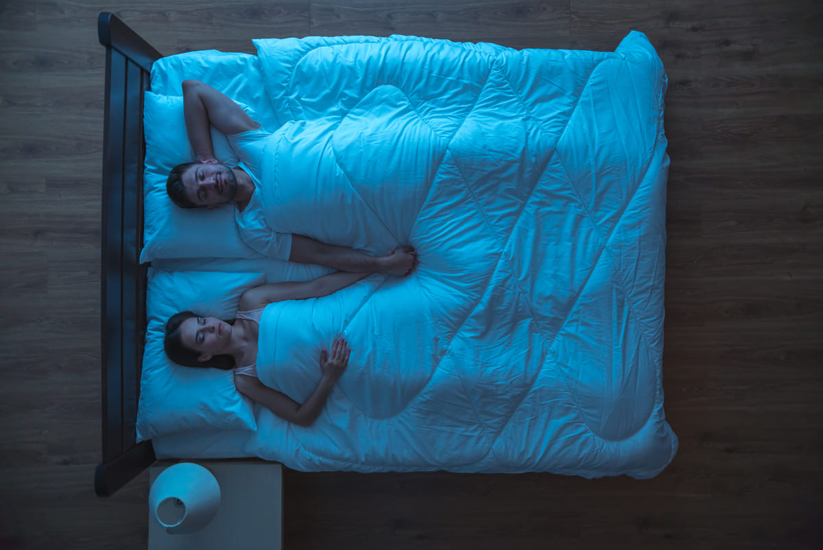 Perché dormiamo meglio al buio