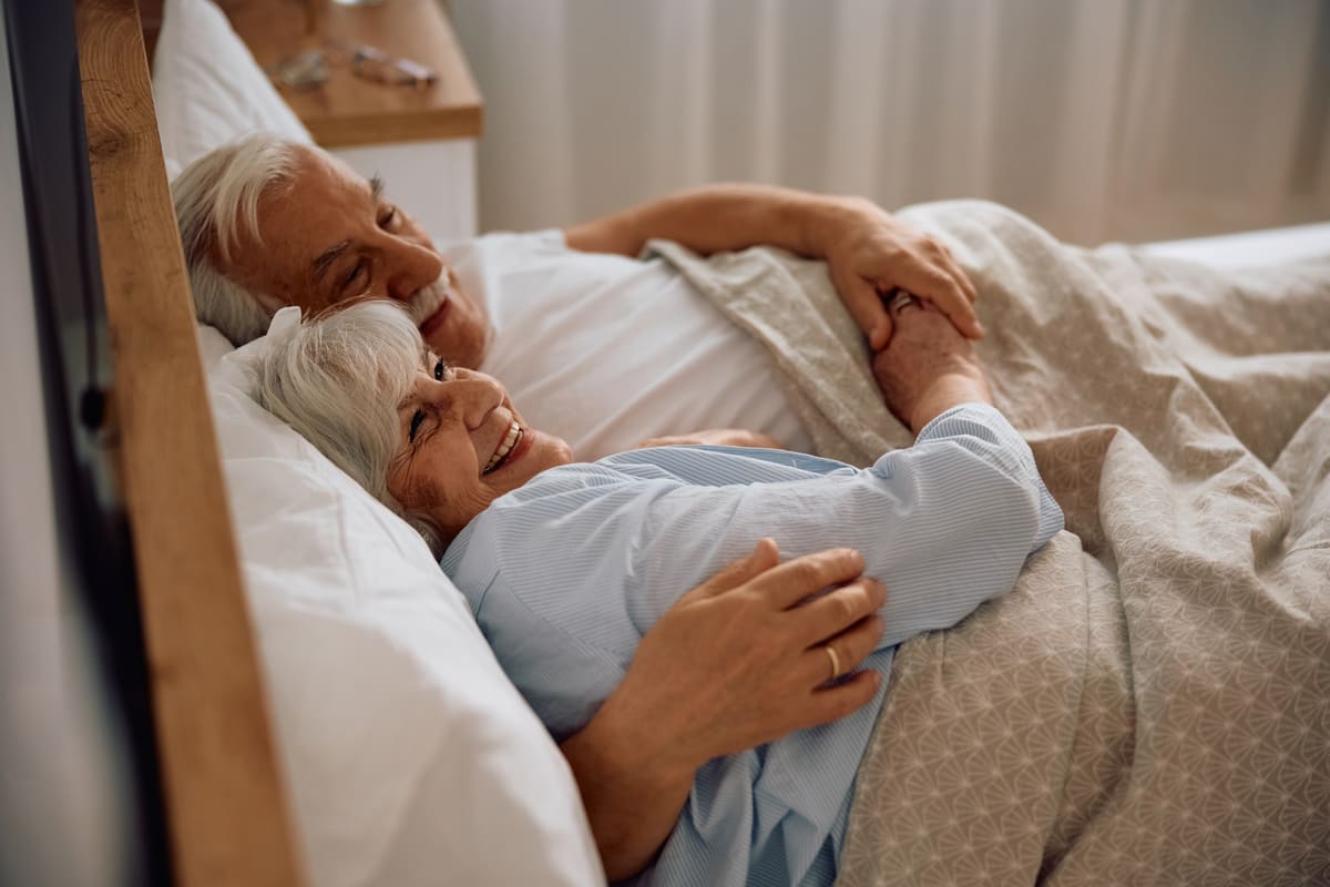 Come i Materassi con Memory Foam Possono Migliorare il Sonno delle Persone Anziane